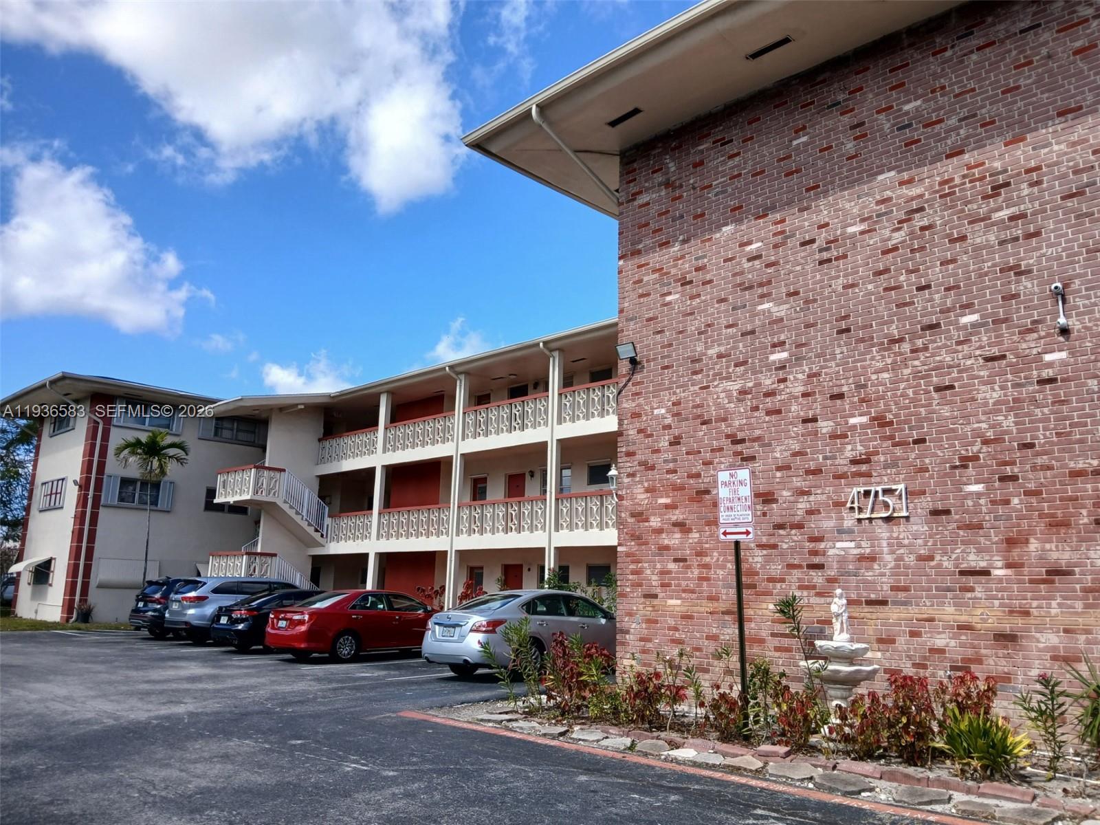 LAKE PARK GARDENS 2 INC C - Residential