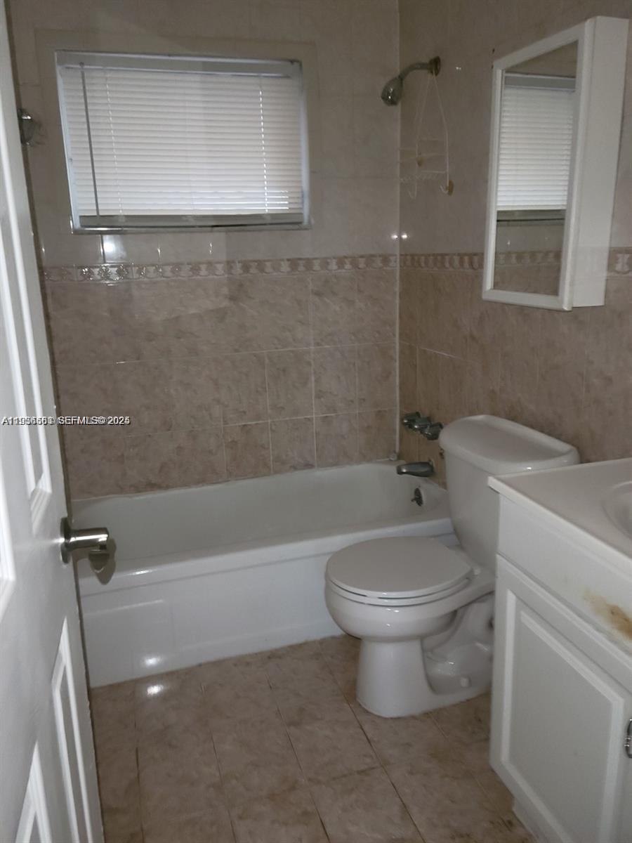 LAKE PARK GARDENS 2 INC C - Residential