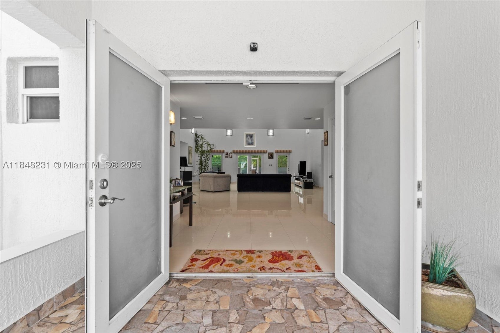 5045 SW 67th Ave