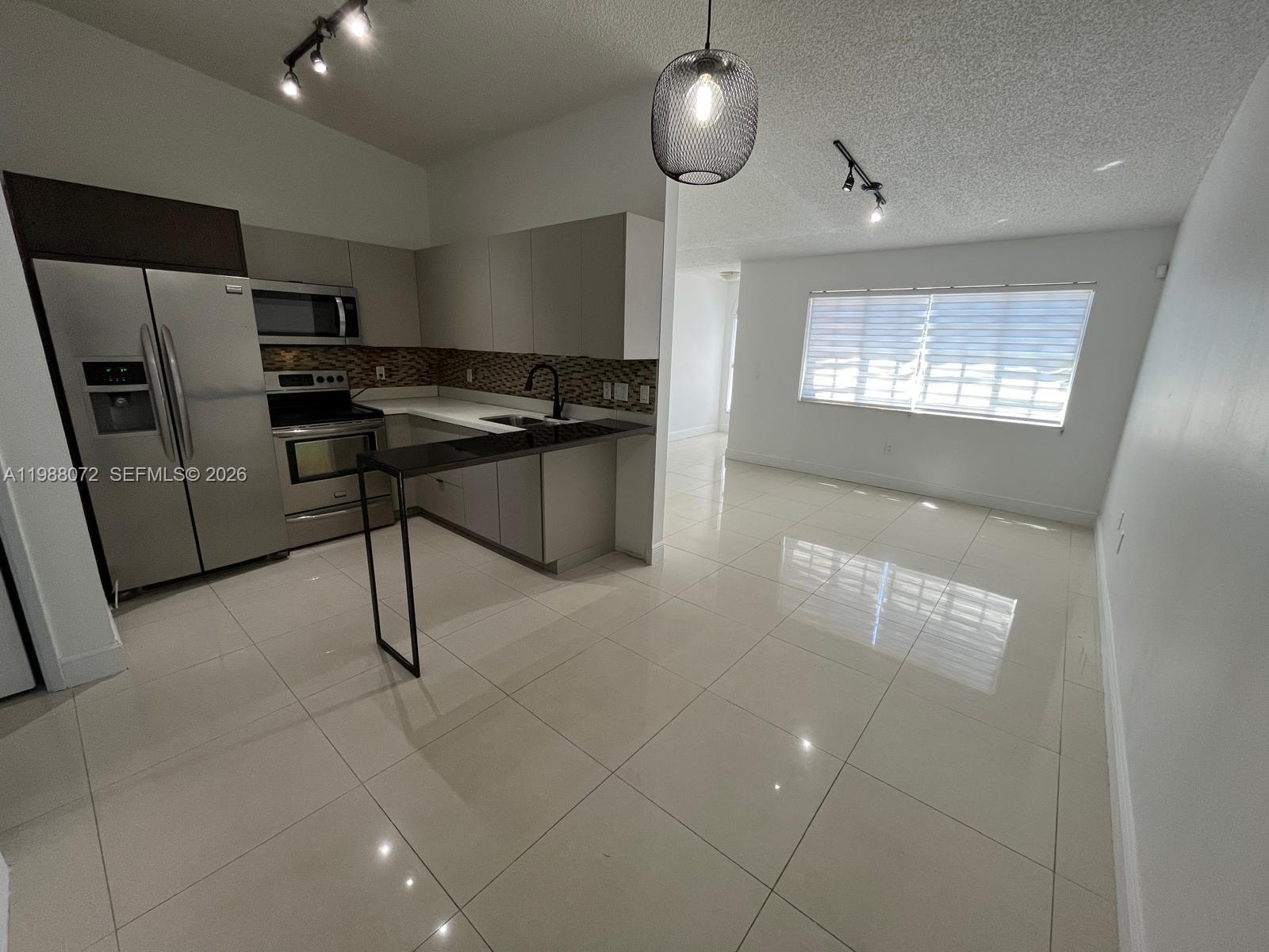 FOUNTAIN PK VILLAGE HOMES - Residential Lease