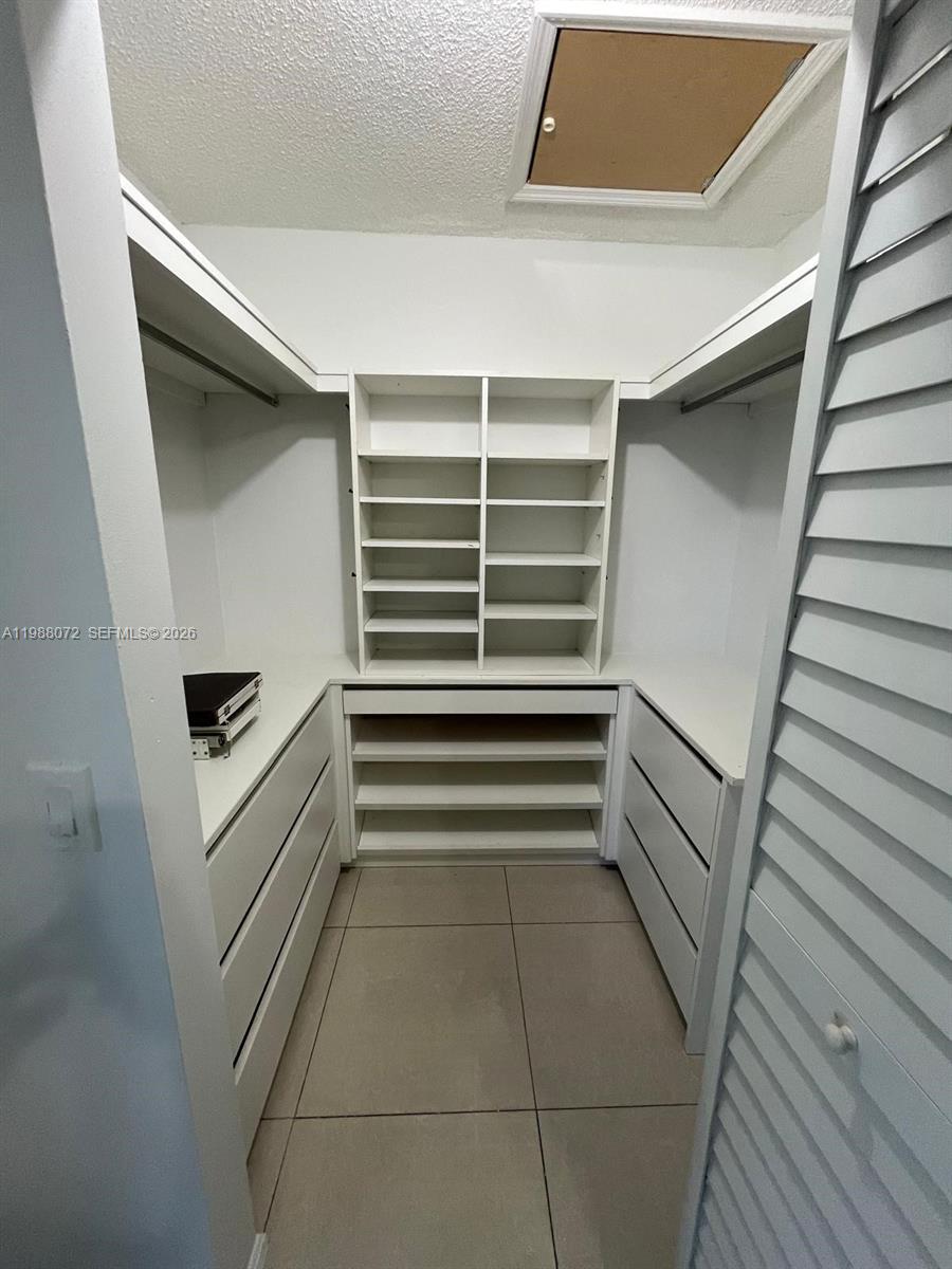 FOUNTAIN PK VILLAGE HOMES - Residential Lease