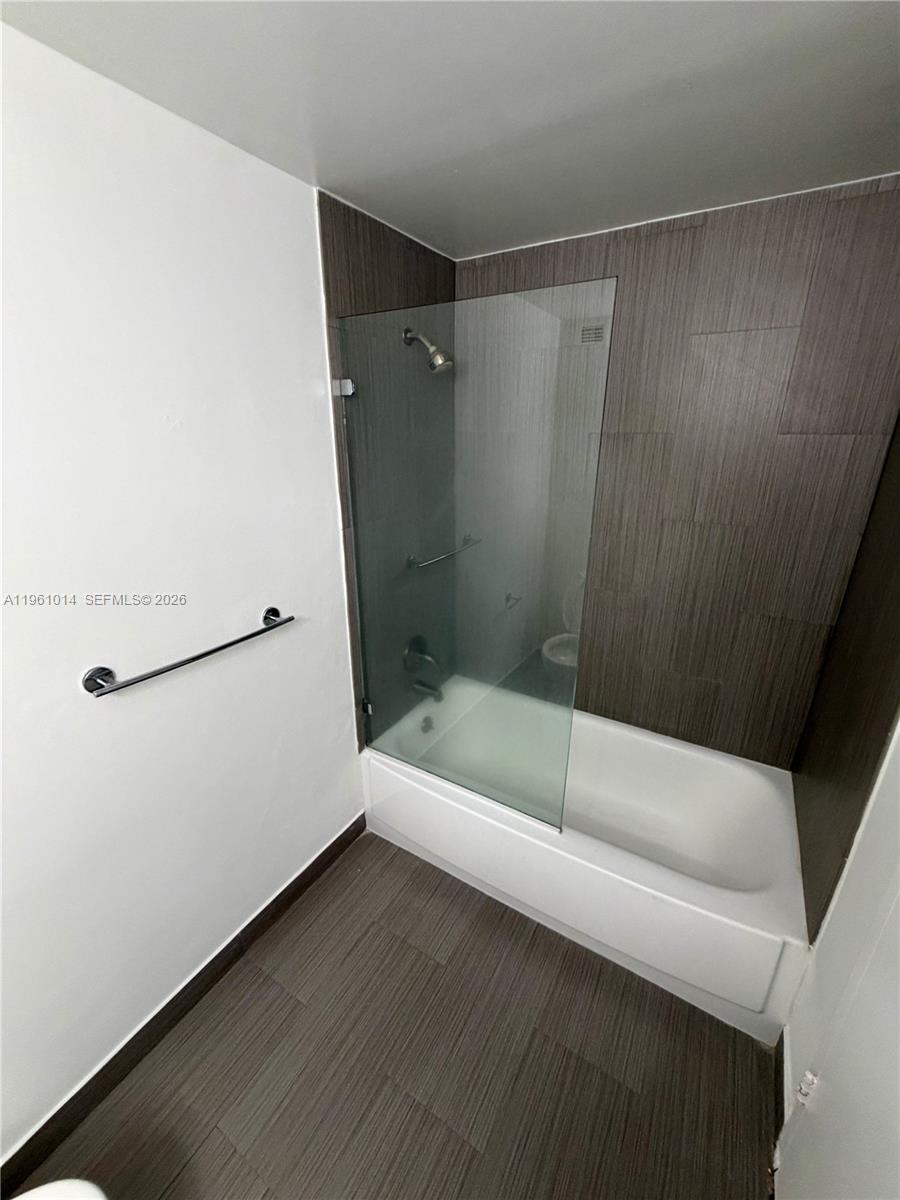 BAY PARK TOWERS CONDO - Residential Lease