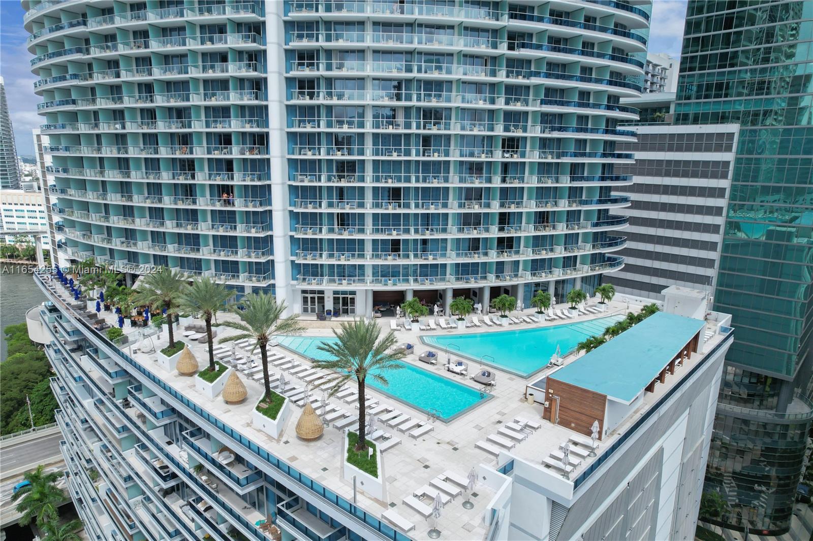 Miami, Florida 33131, United States, 3 Bedrooms Bedrooms, ,4 BathroomsBathrooms,Residential,Active,45257