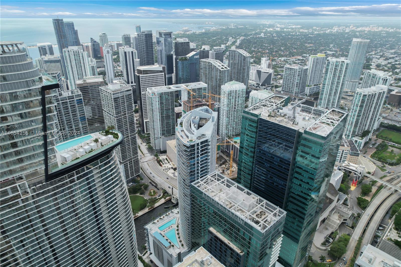 Miami, Florida 33131, United States, 3 Bedrooms Bedrooms, ,4 BathroomsBathrooms,Residential,Active,45257