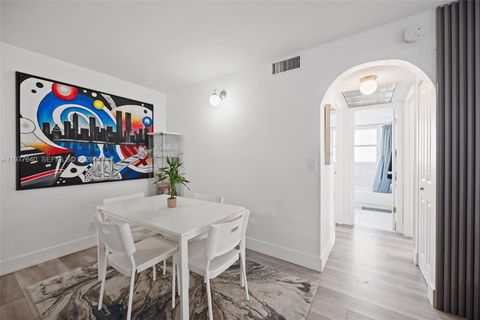 Tiny photo for 835 Twin Lakes Dr #30-C, Coral Springs, FL 33071 (MLS # A11977640)