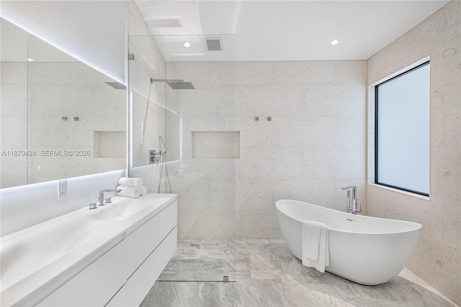 LAS OLAS BY THE SEA EXT - Residential