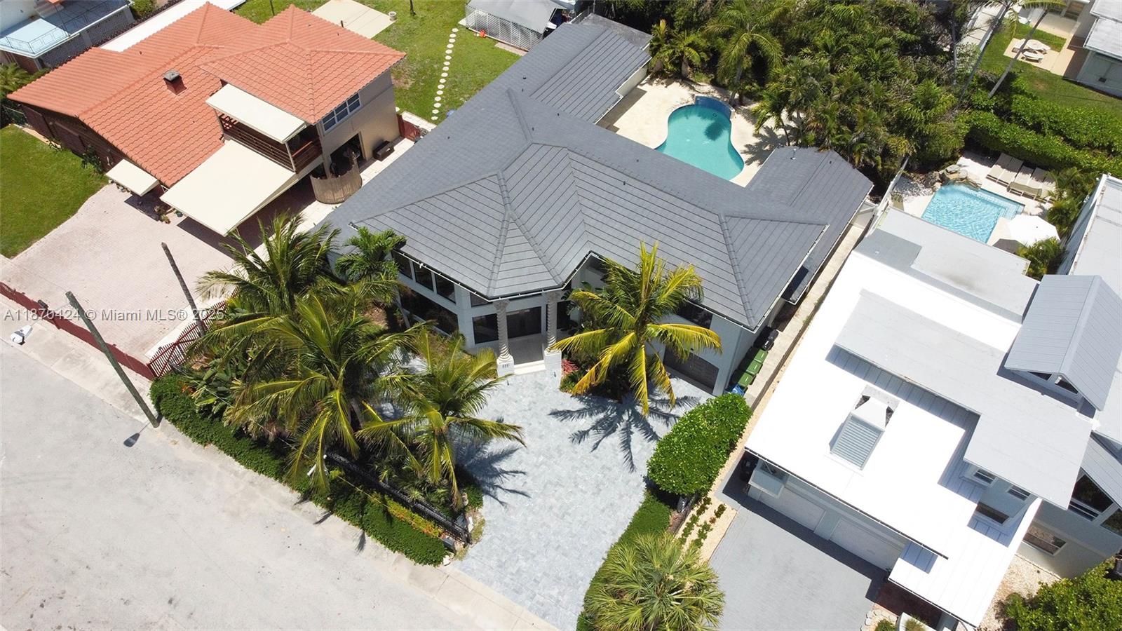 LAS OLAS BY THE SEA EXT - Residential