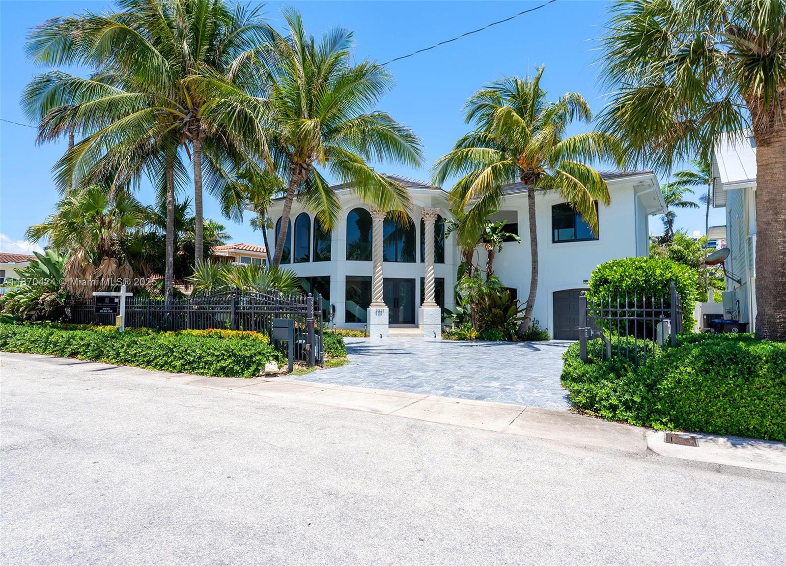 LAS OLAS BY THE SEA EXT - Residential