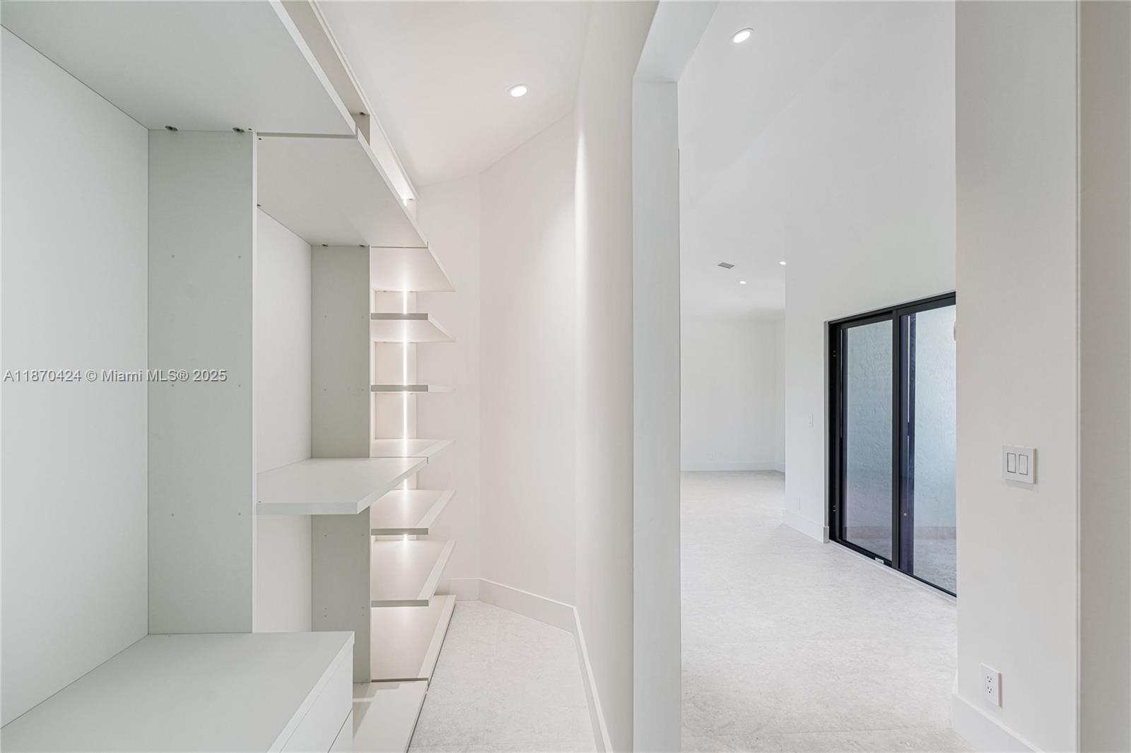 LAS OLAS BY THE SEA EXT - Residential