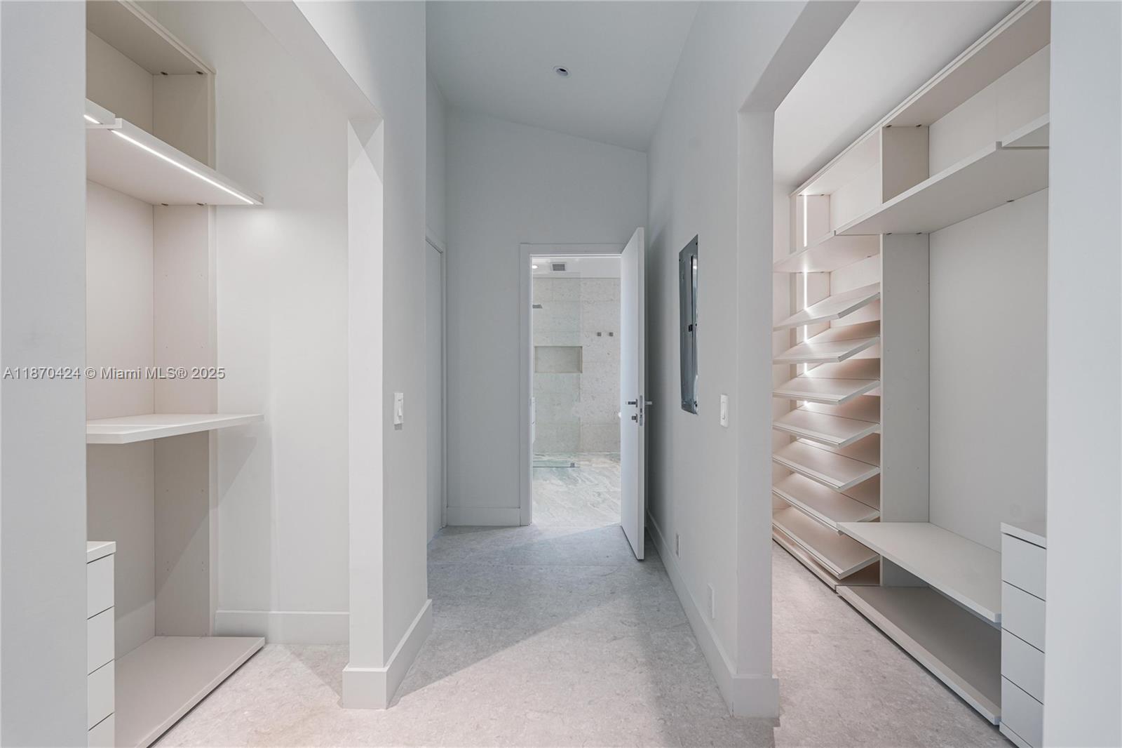 LAS OLAS BY THE SEA EXT - Residential