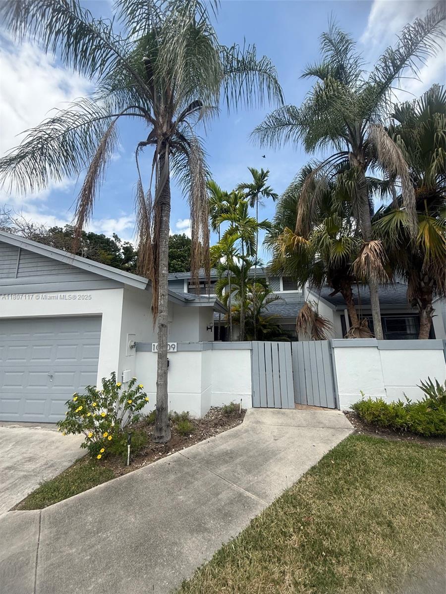10109 NW 52nd Ter