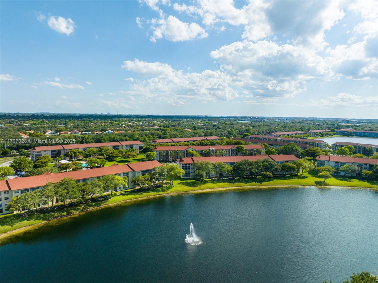 CAMBRIDGE AT CENTURY - Residential