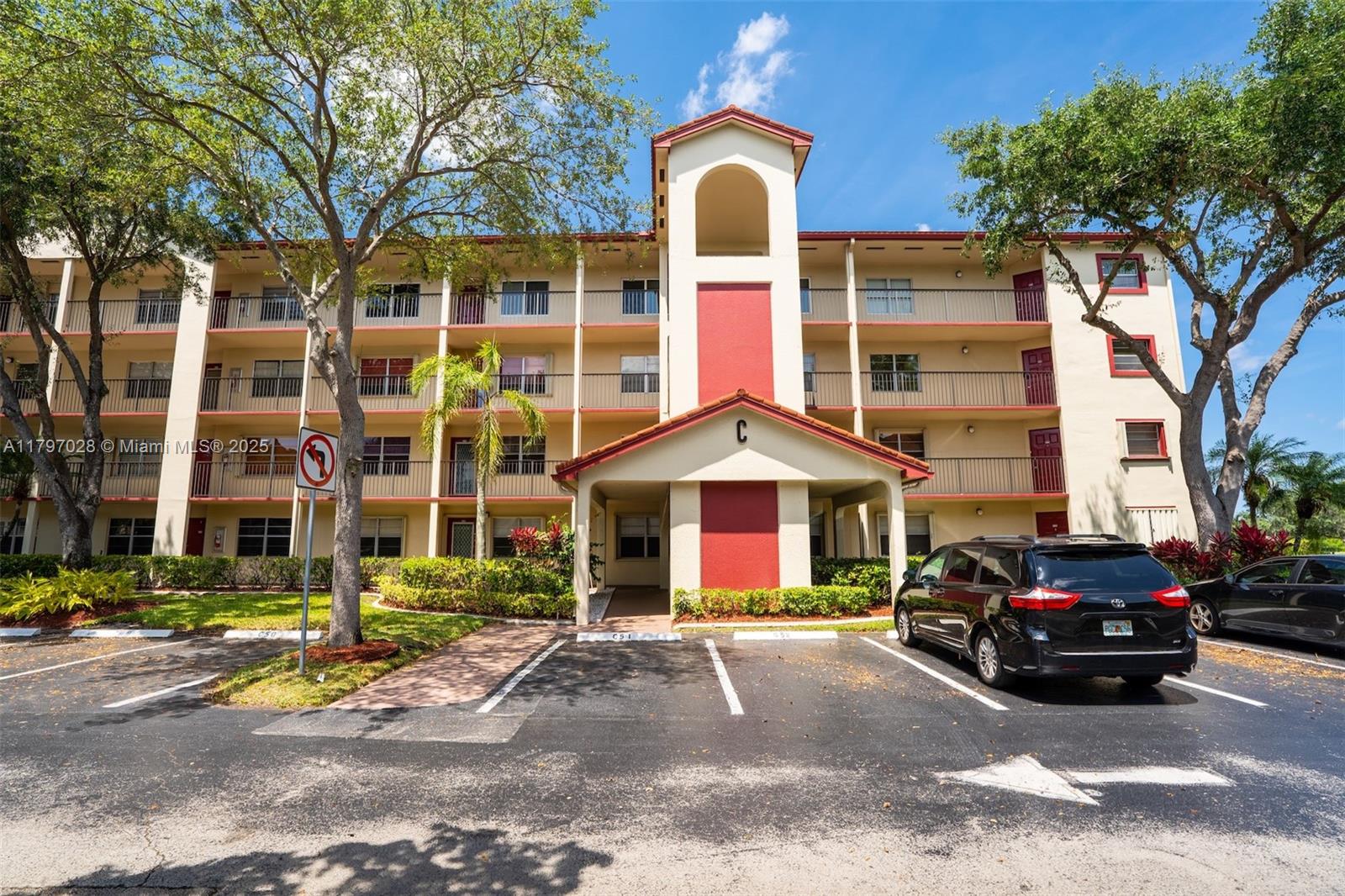 CAMBRIDGE AT CENTURY - Residential