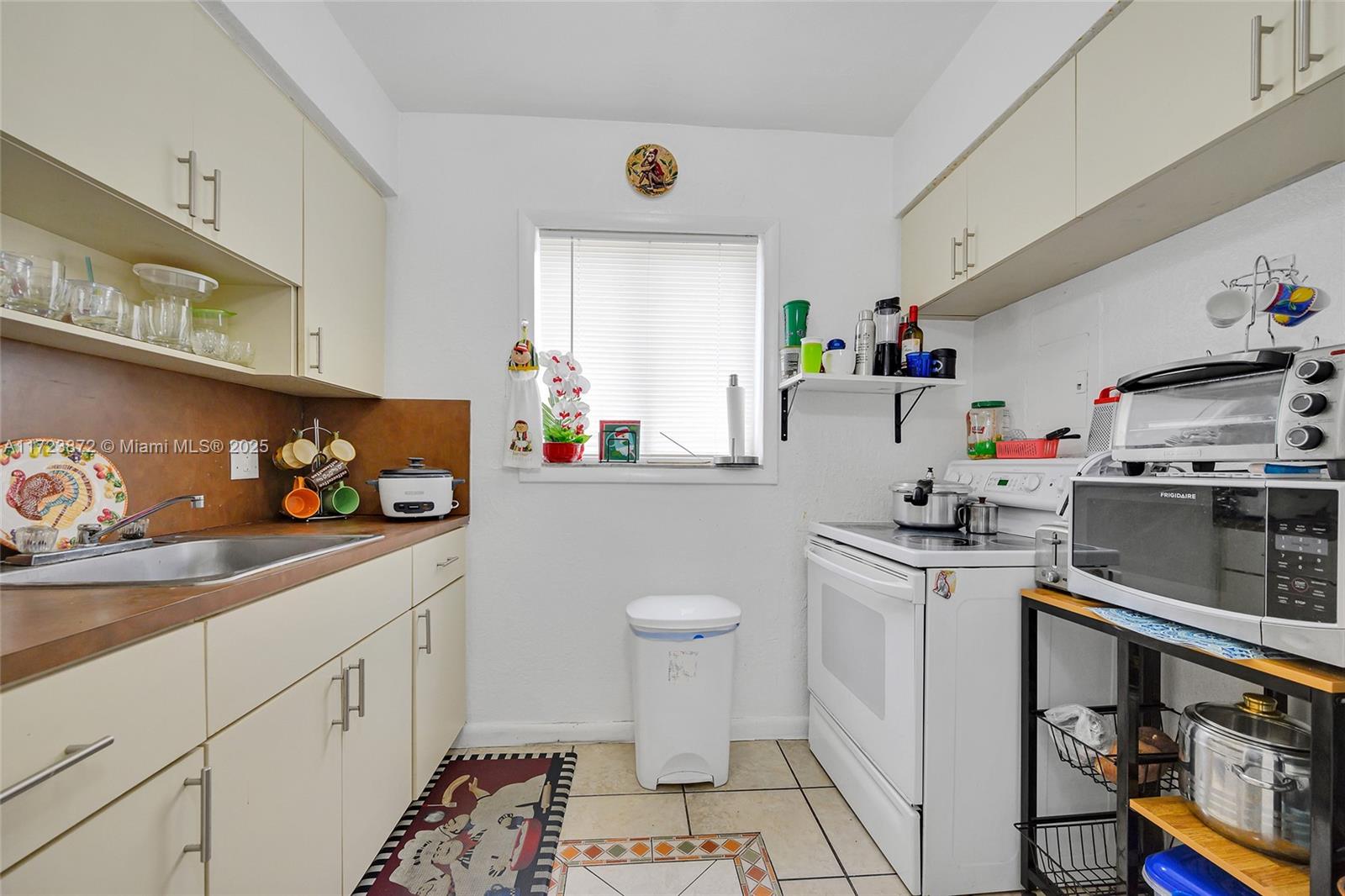 RIVER GRAND II CONDO - Residential