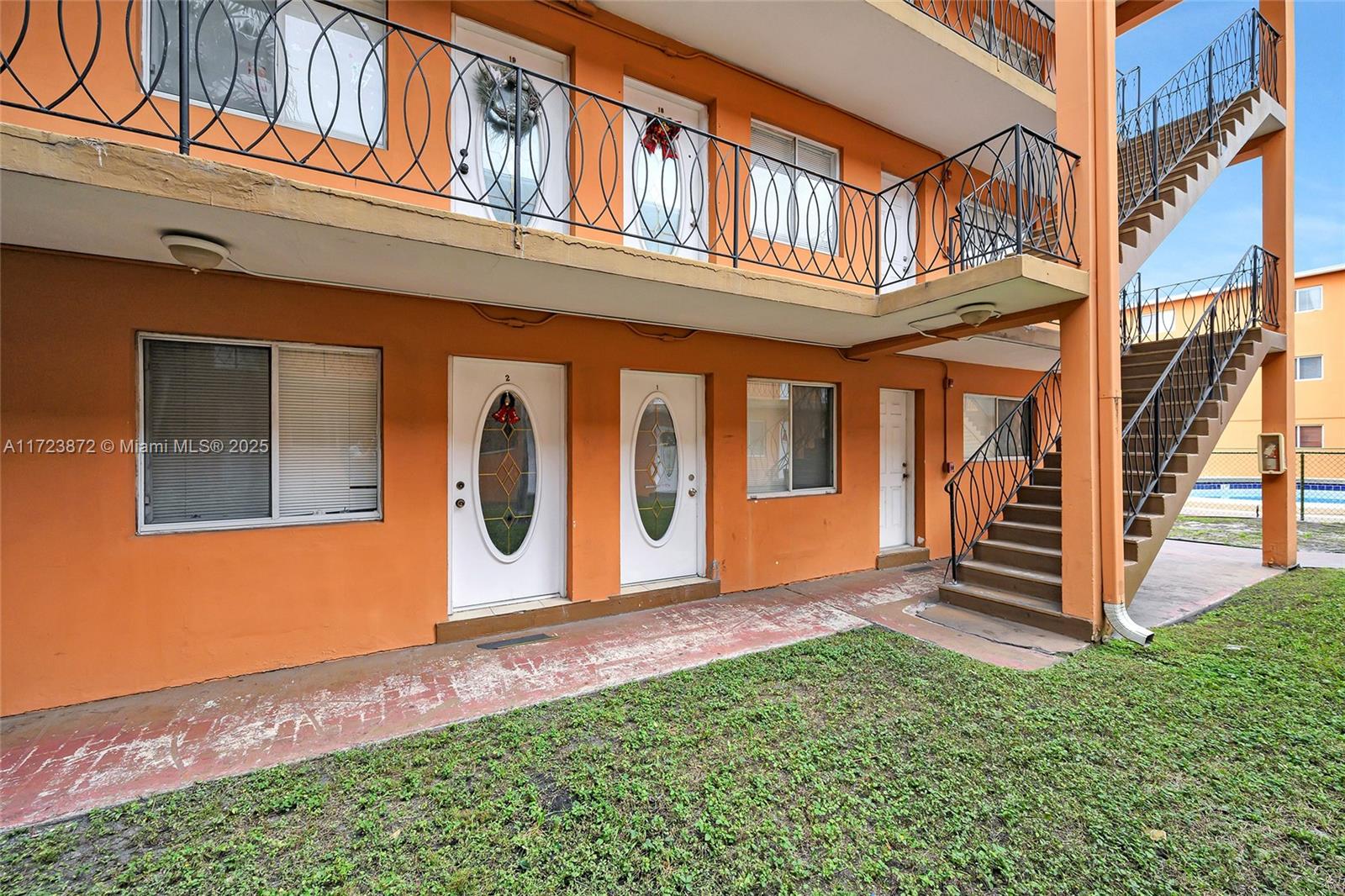 RIVER GRAND II CONDO - Residential