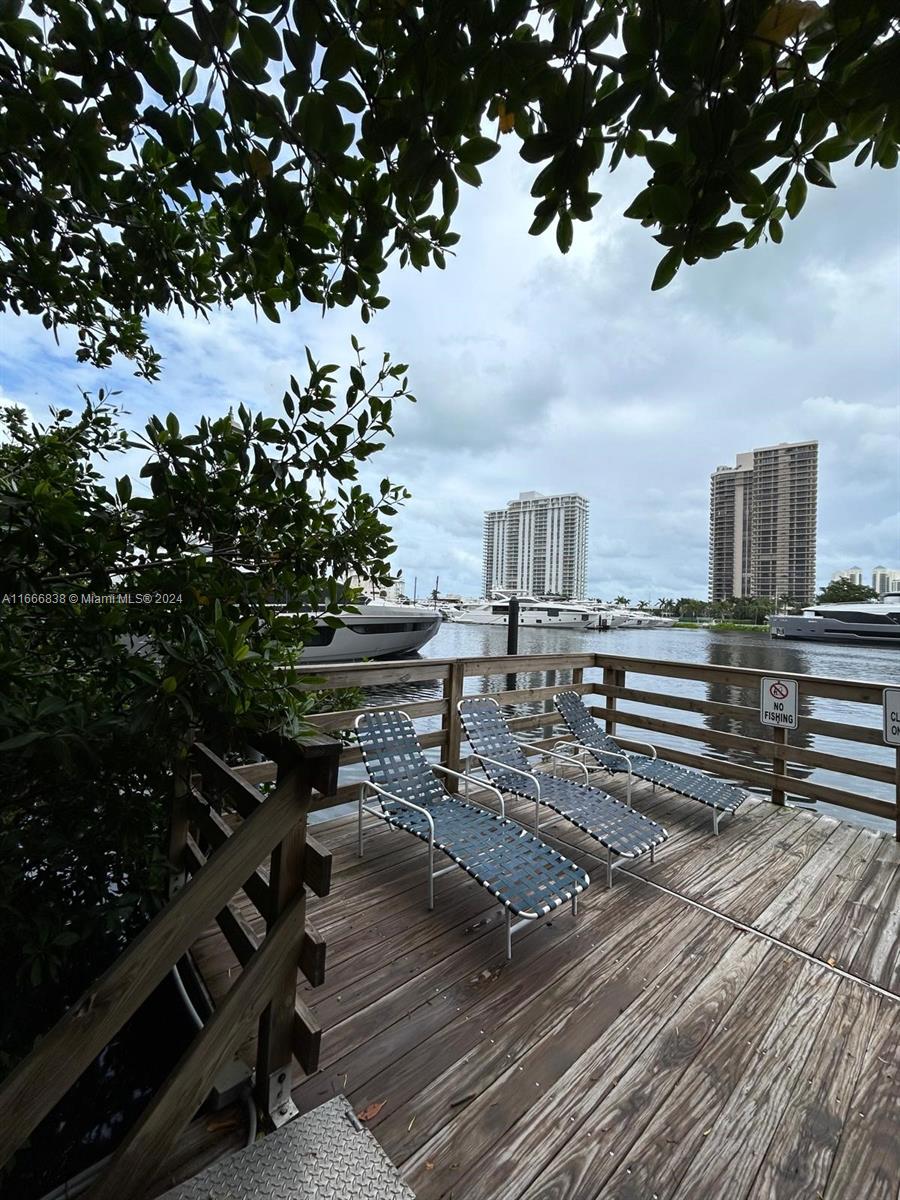 THE YACHT CLUB AT AVENTUR - Residential