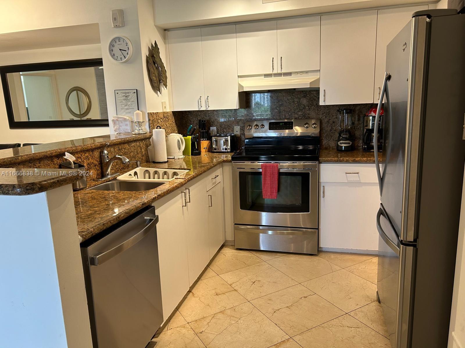 THE YACHT CLUB AT AVENTUR - Residential