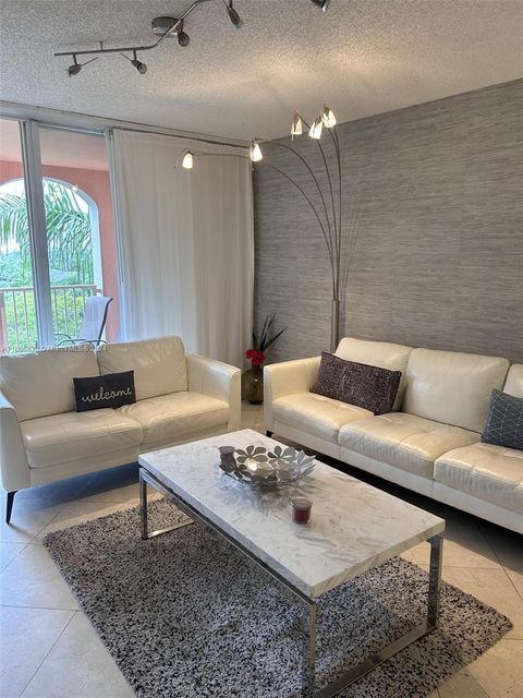 19877 E Country Club Dr 3603 Aventura FL 33180