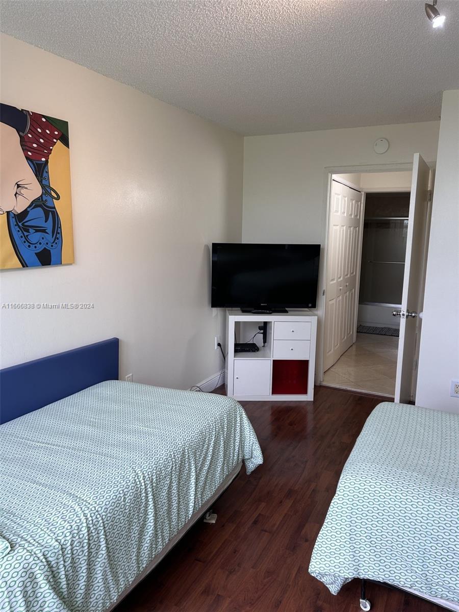THE YACHT CLUB AT AVENTUR - Residential