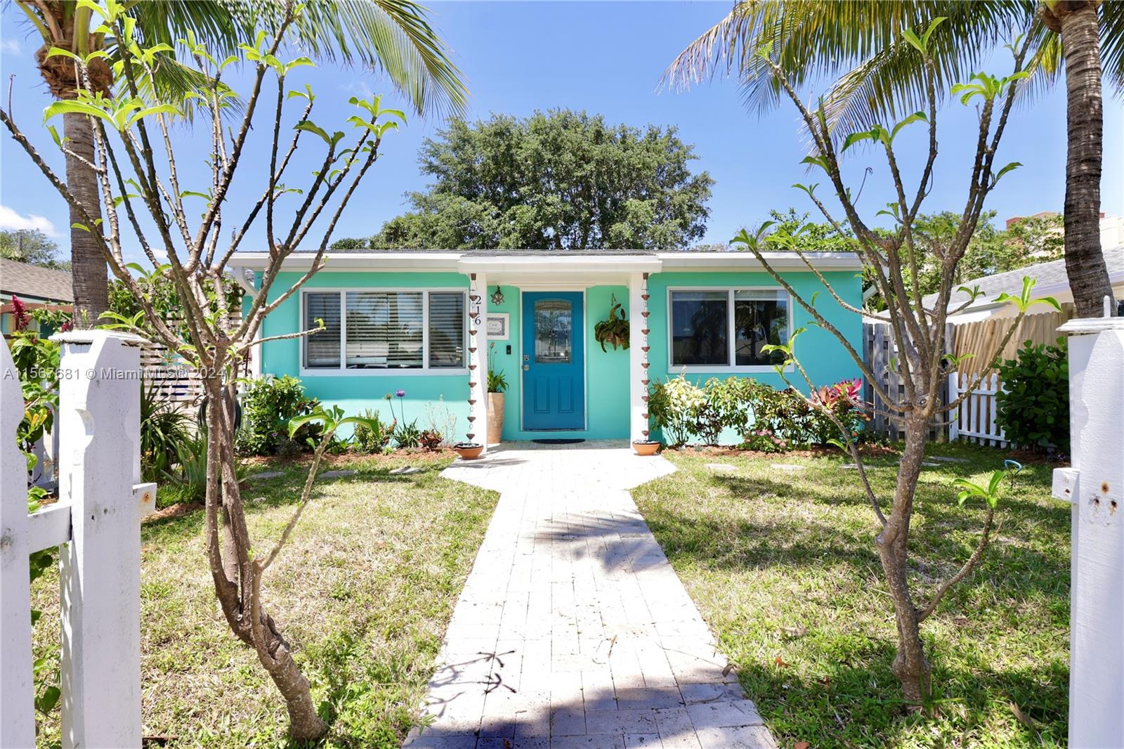 Property for Sale at 216 E 24th Street St, Riviera Beach, Palm Beach County, Florida - Bedrooms: 3 
Bathrooms: 2  - $435,000