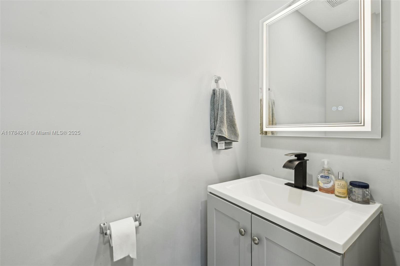 THE VILLAS OF ST AGNES CO - Residential