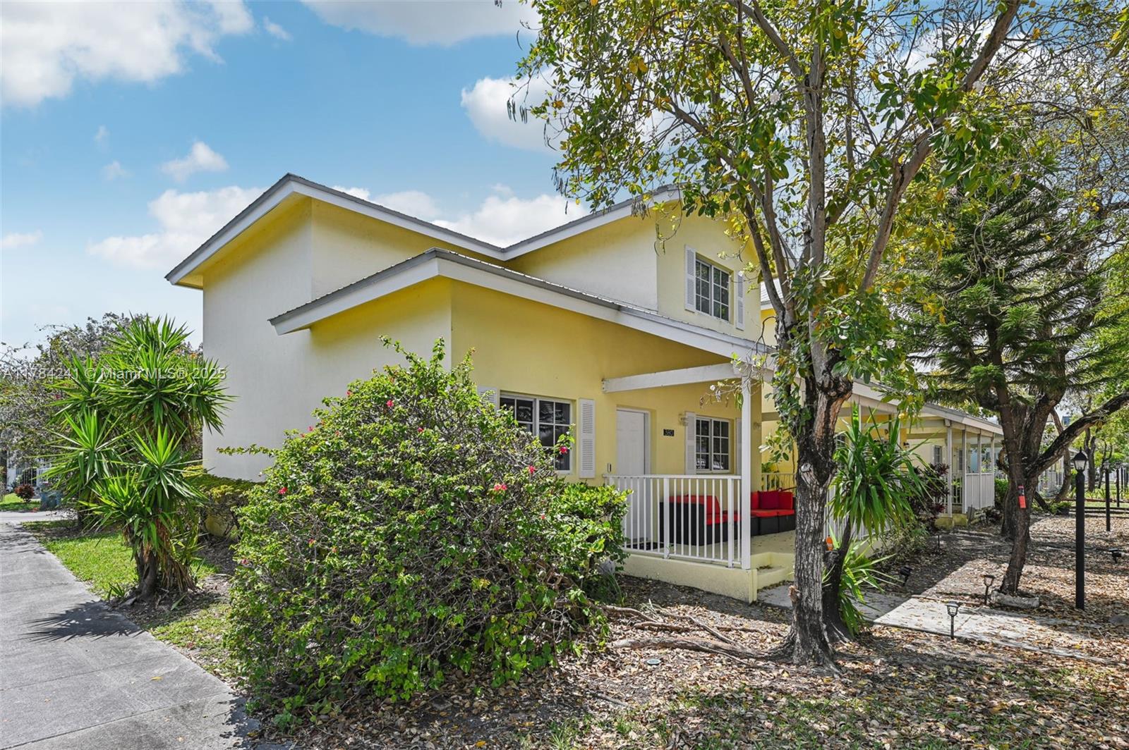Property for Sale at 380 Nw 20th St # 8 St, Miami, Broward County, Florida - Bedrooms: 3 
Bathrooms: 3  - $525,000