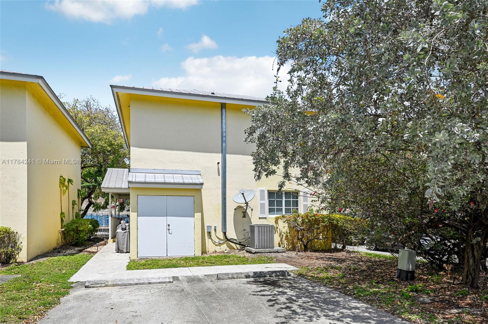 THE VILLAS OF ST AGNES CO - Residential