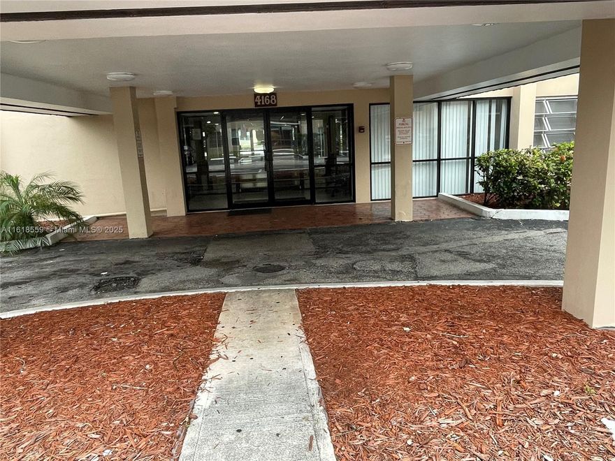 Spacious 2 bedroom and 2 baths with 1016 sq. ft. living space. Corner Unit  Gated Community 24 hours. Located in Manors of Inverrary community with  Swimming Pool, basket ball and Tennis courts, Gym etc. Property is tenant occupied for 9 more months.