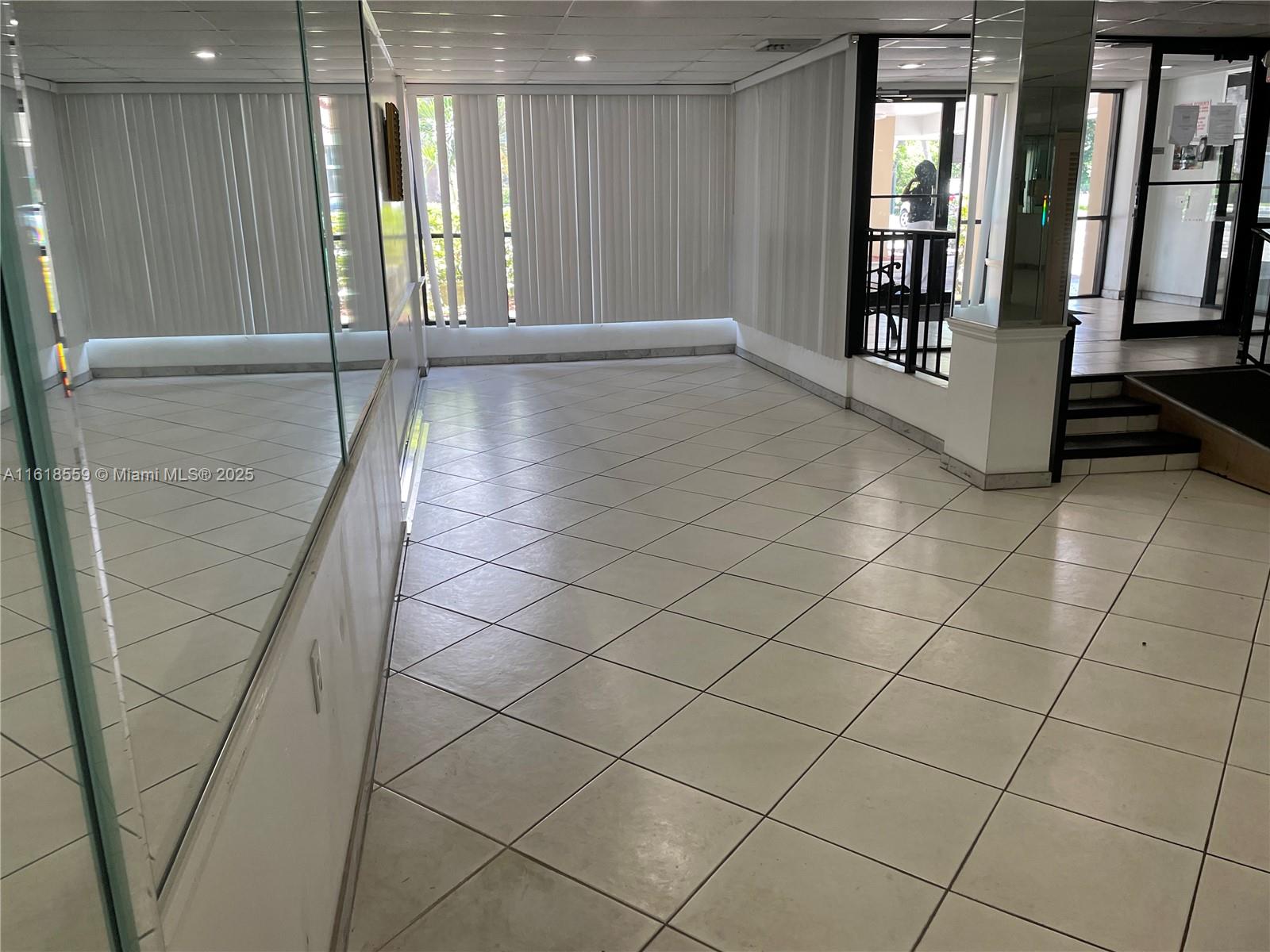 MANORS OF INVERRARY I-9 - Residential