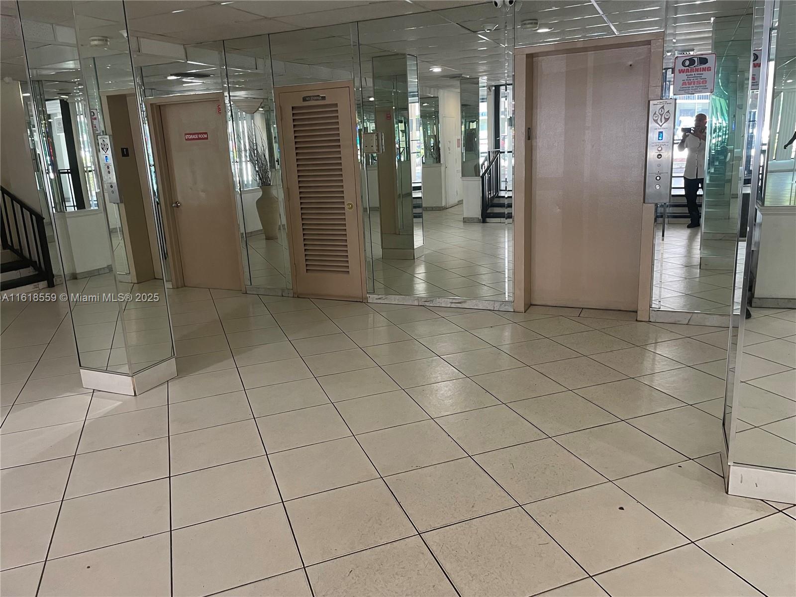 MANORS OF INVERRARY I-9 - Residential