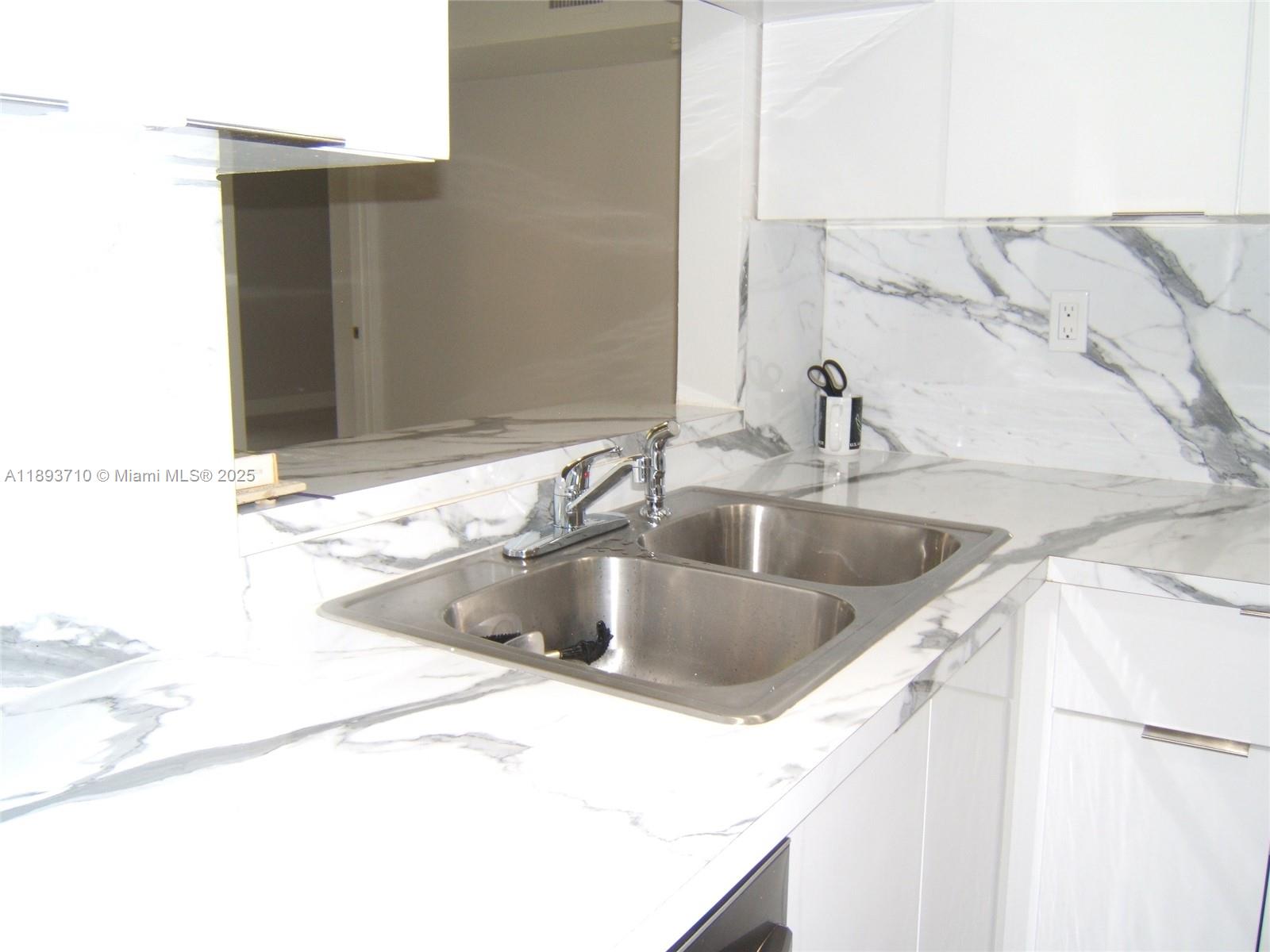 KENLAND POINTE CONDO #1 - Residential Lease