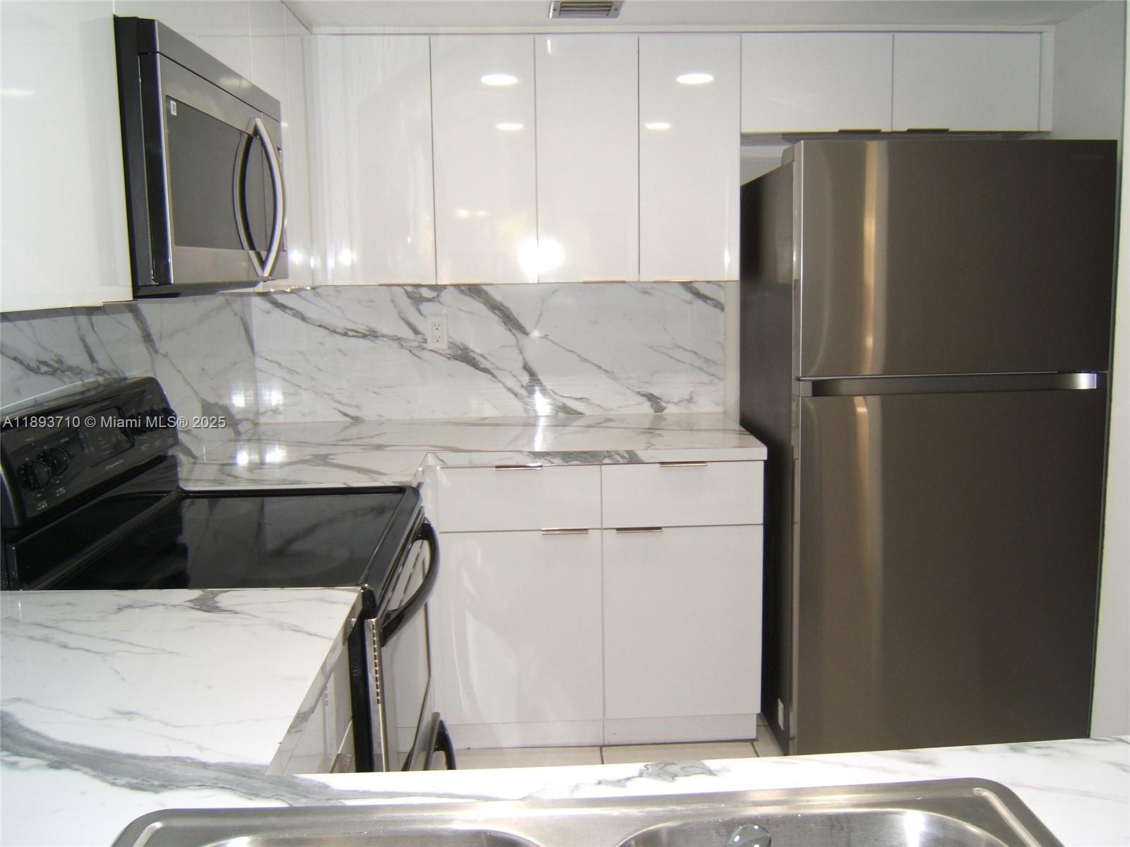 KENLAND POINTE CONDO #1 - Residential Lease