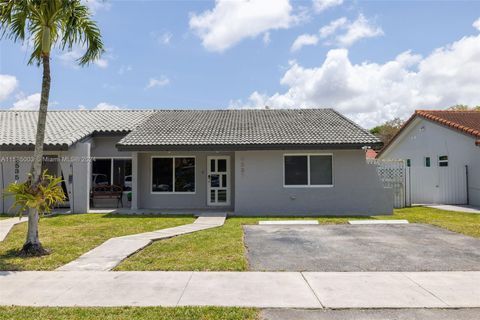 Townhouse in Miami FL 6537 135th Ave Ave.jpg