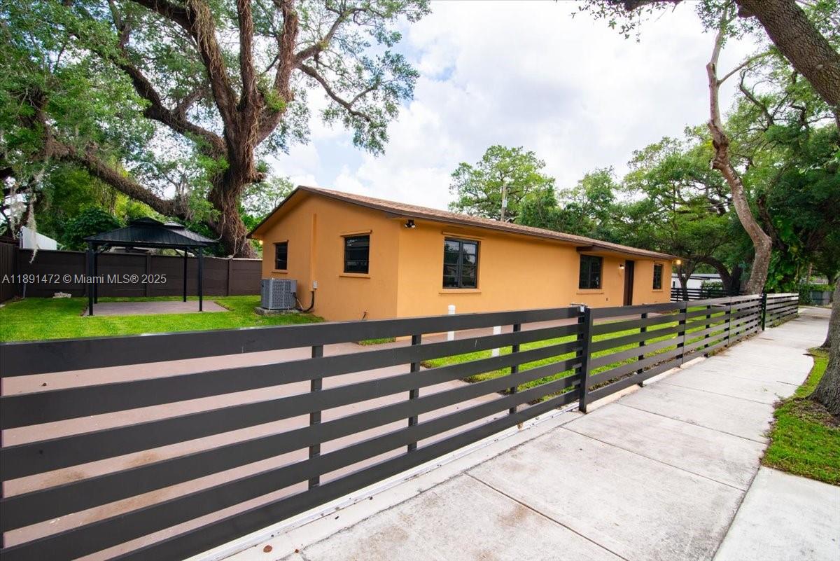 GOLDEN GLADES PARK 2ND AD - Residential