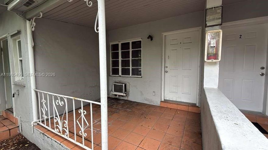 GREAT APARTMENT FOR RENT! STUDIO SIZE , FULL KITCHEN. EXCELLENT LOCATION AND READY TO MOVE IN ! 2 MONTH TO MOVE IN ! SCHEDULE A SHOWING AND RENT IT TODAY! WATER IS NOT INCLUDED IN THE RENT