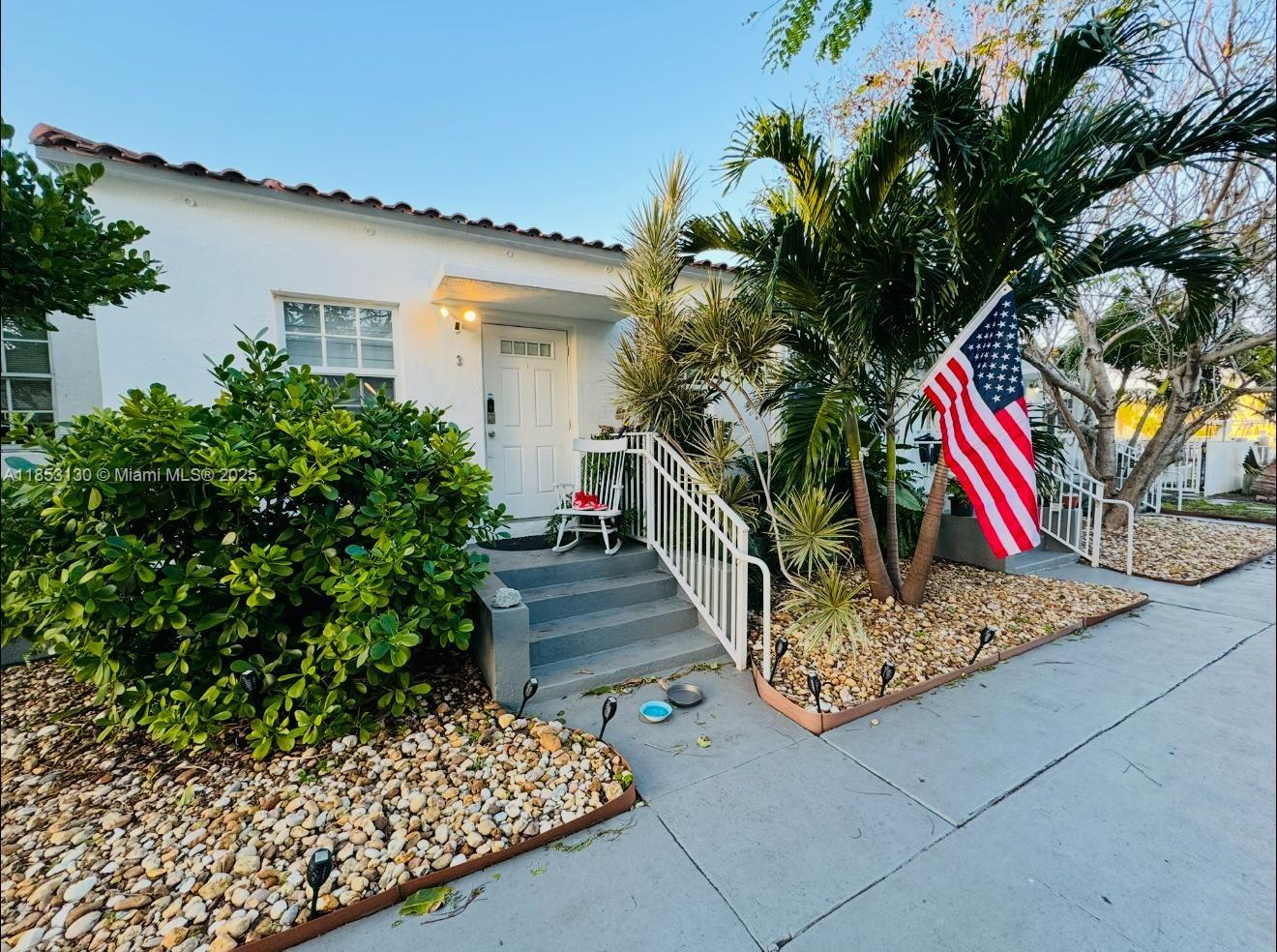 8401 Crespi Blvd 3
