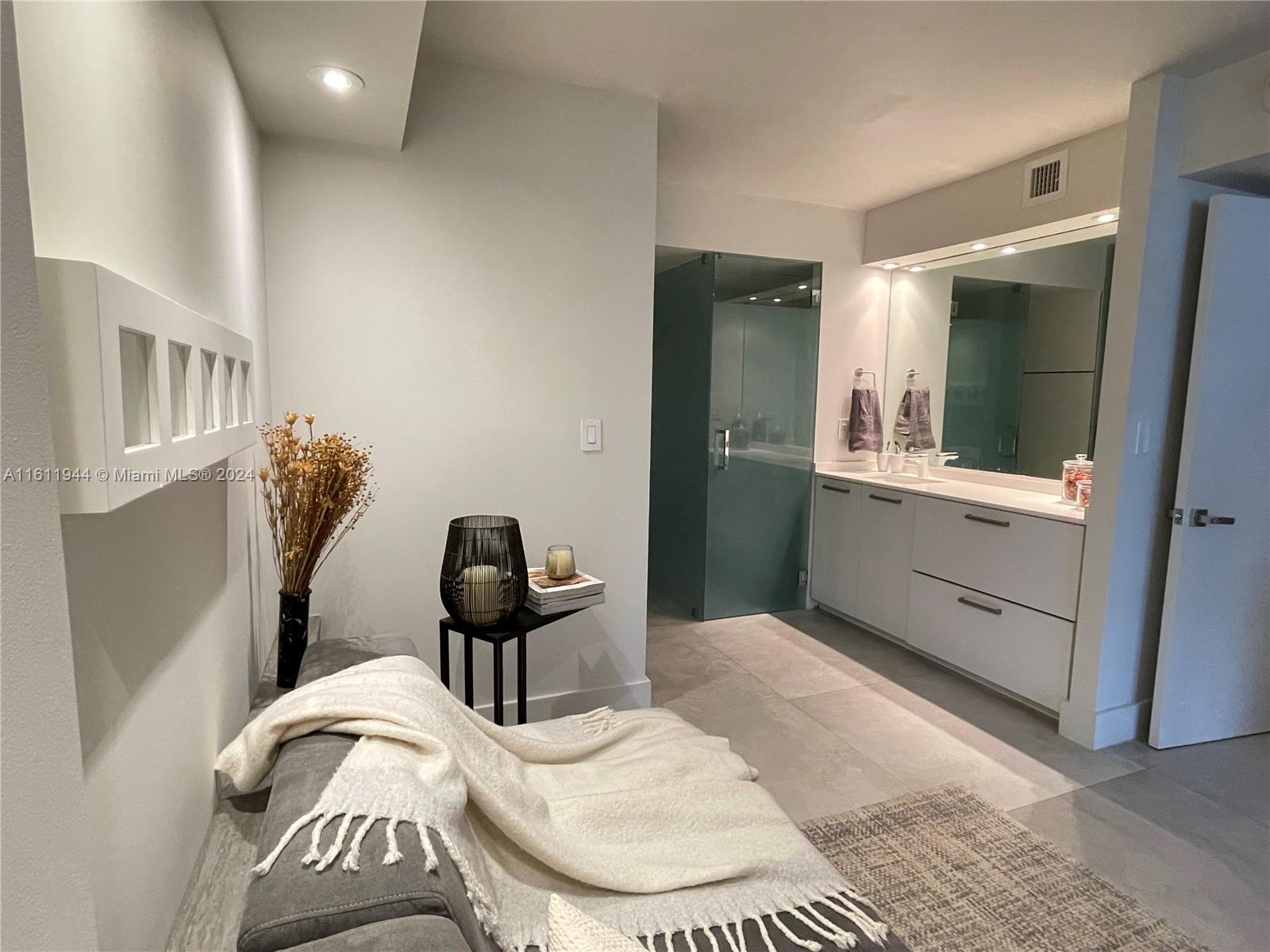 ISLAND BREAKERS CONDO - Residential Lease