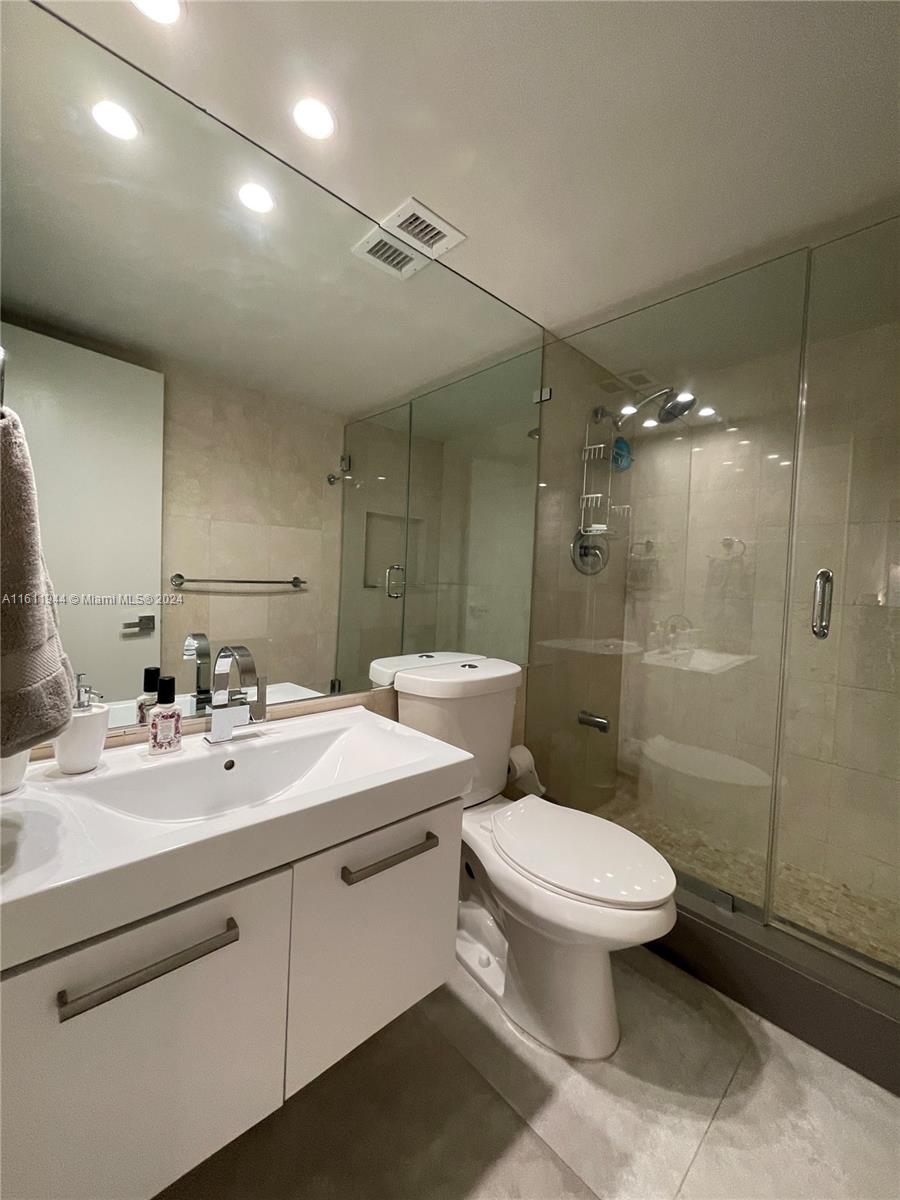ISLAND BREAKERS CONDO - Residential Lease