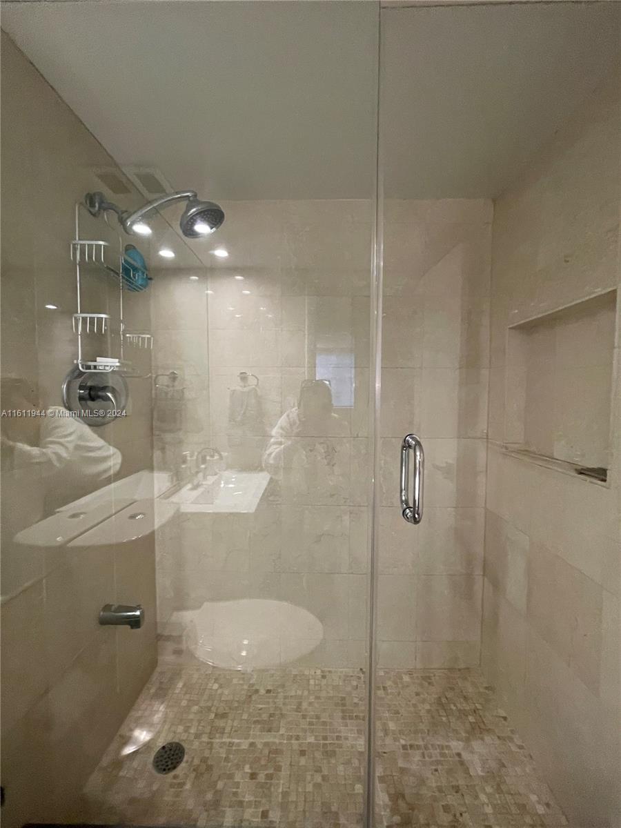 ISLAND BREAKERS CONDO - Residential Lease