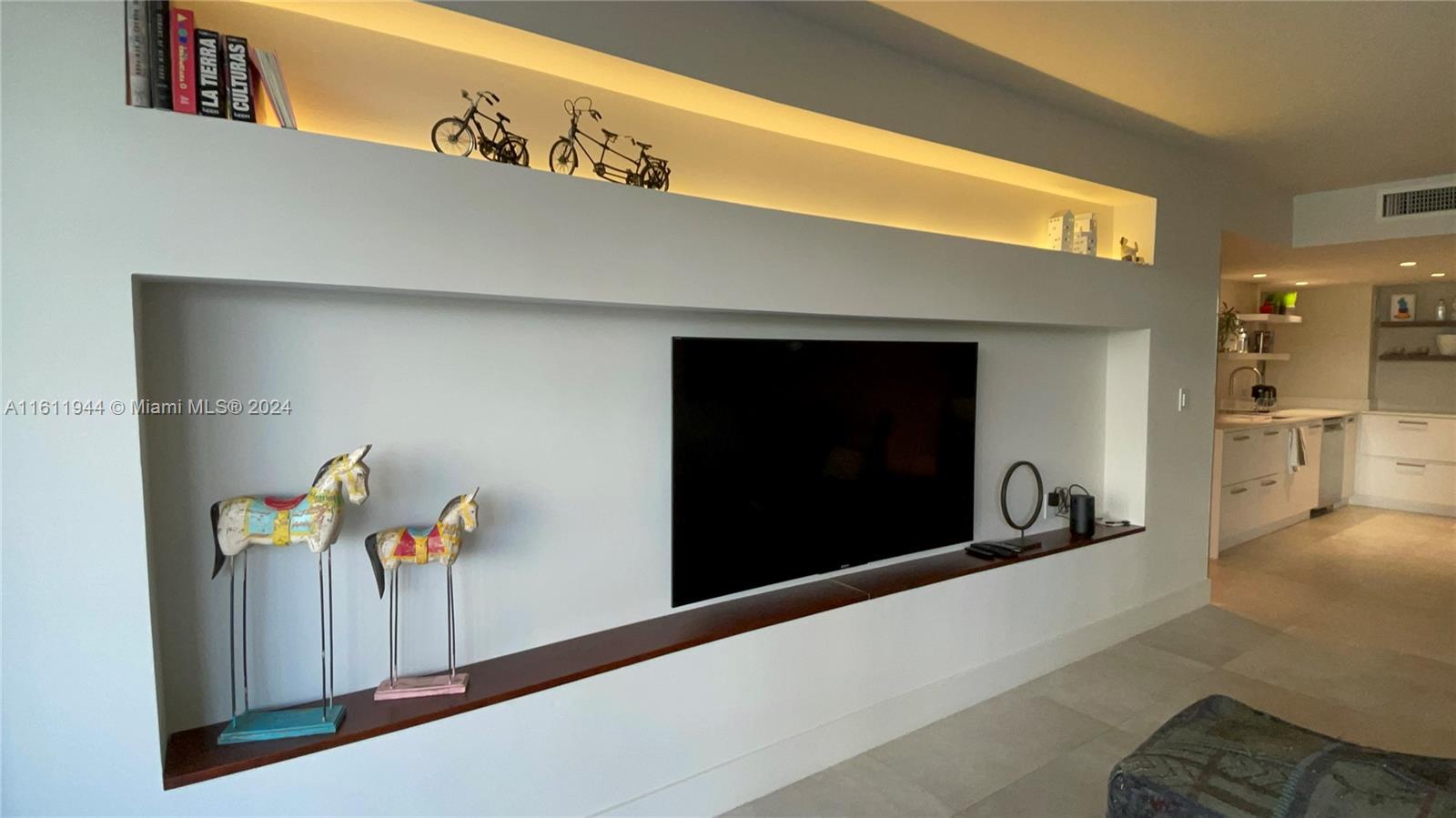 ISLAND BREAKERS CONDO - Residential Lease