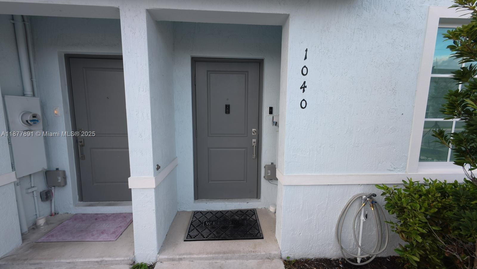 Almost New Townhome in new Florida City community of Costa Blanca!!
Move-in Ready 3 Bedroom 3 bath!!