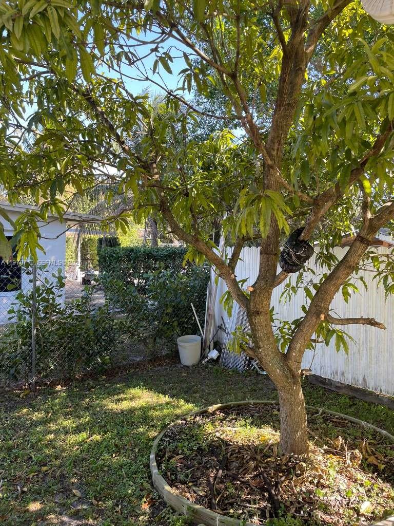 VENETIAN ACRES - Residential