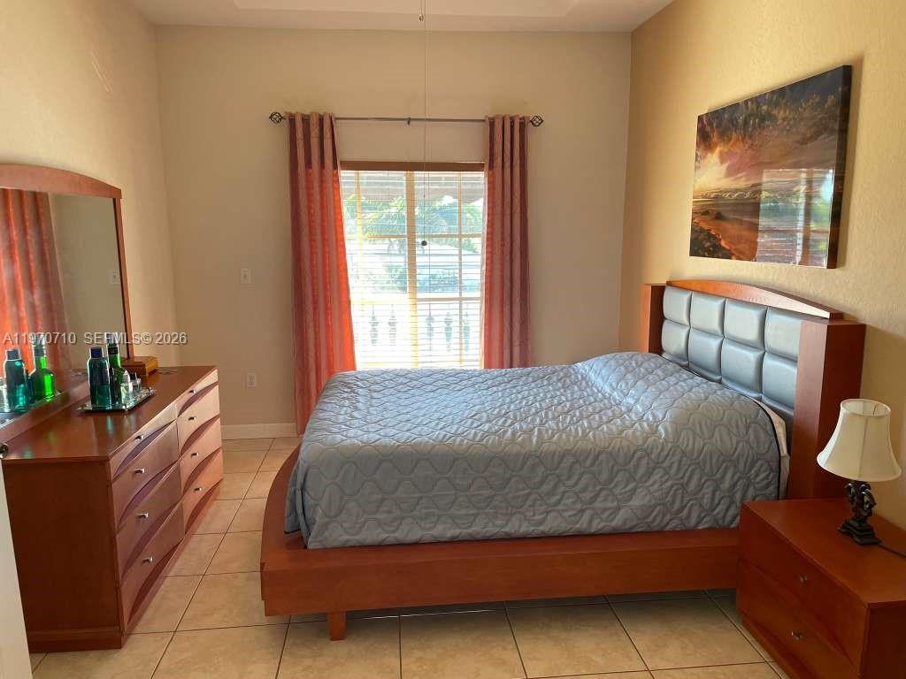 VENETIAN ACRES - Residential