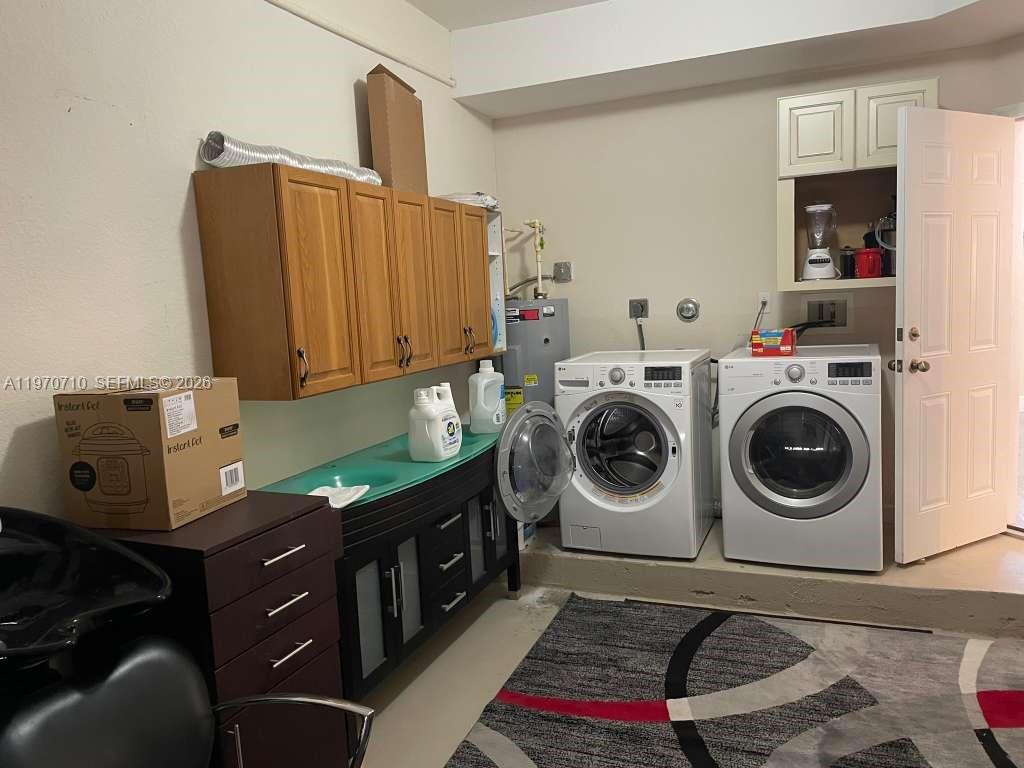 VENETIAN ACRES - Residential