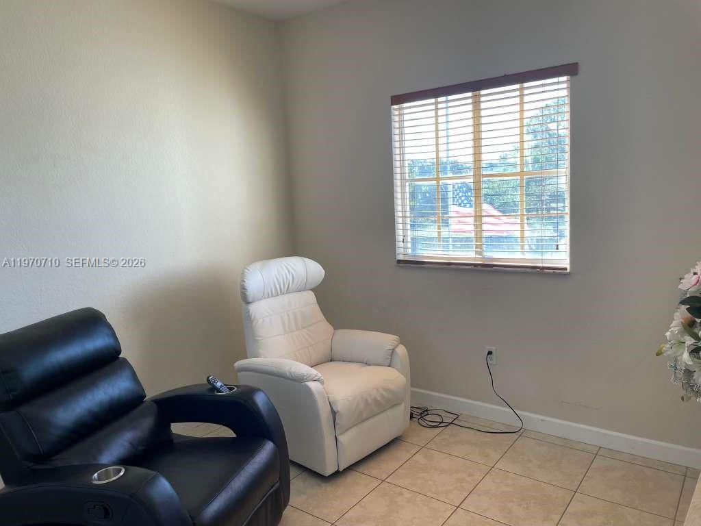 VENETIAN ACRES - Residential