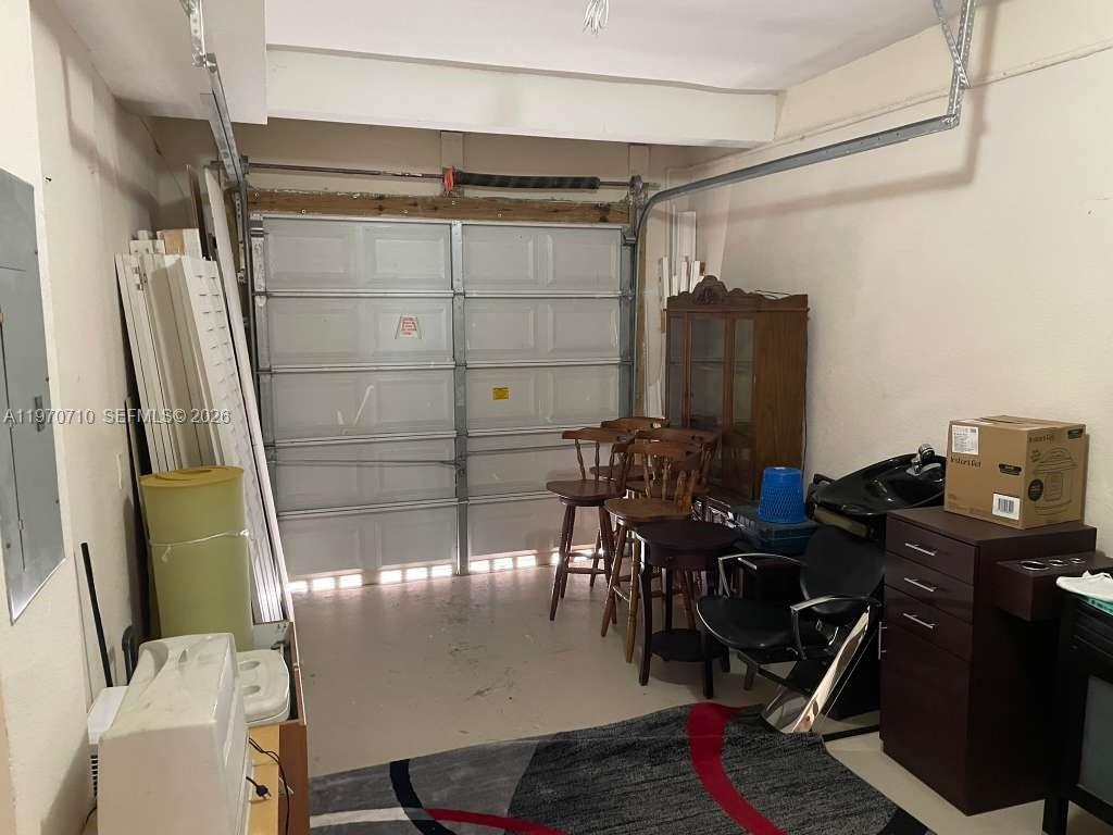 VENETIAN ACRES - Residential