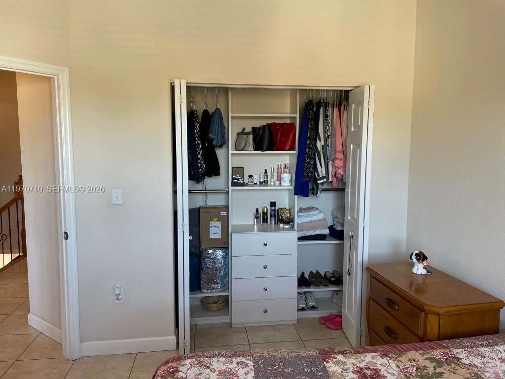 VENETIAN ACRES - Residential