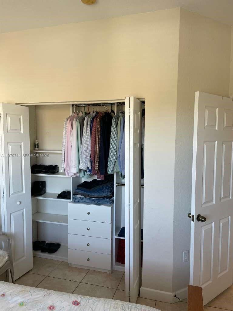 VENETIAN ACRES - Residential