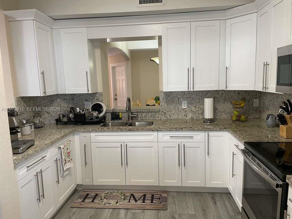 VENETIAN ACRES - Residential