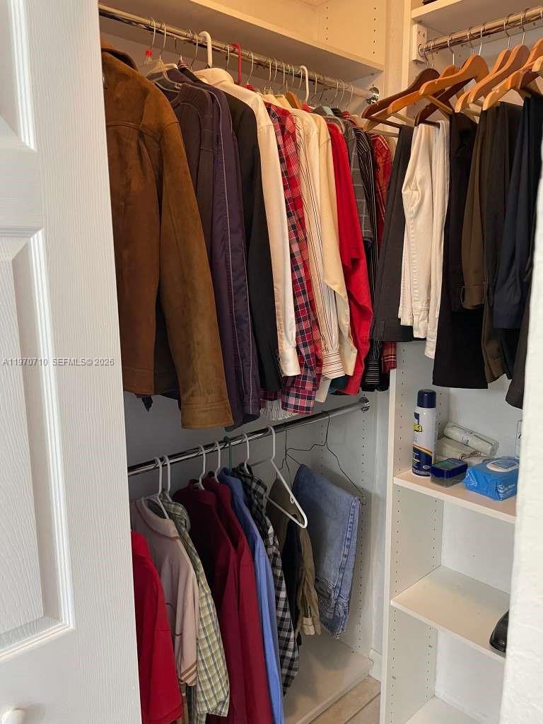 VENETIAN ACRES - Residential